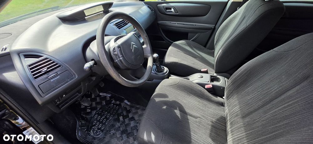Citroën C4 1.4 16V X - 7