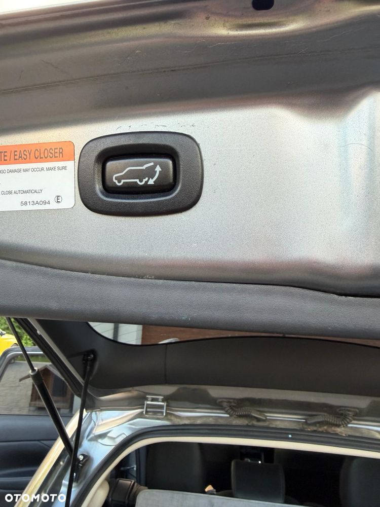 Mitsubishi Outlander - 11