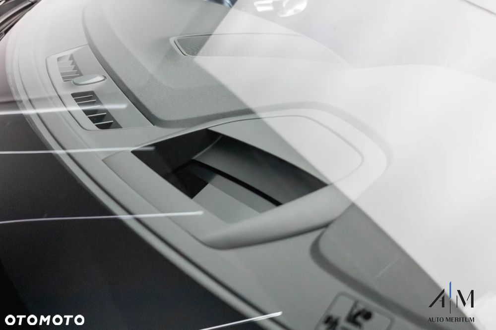 Volvo XC 60 B5 D AWD Ultimate Dark - 21