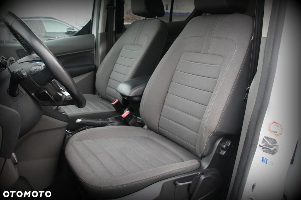 Ford Tourneo Connect Grand - 12