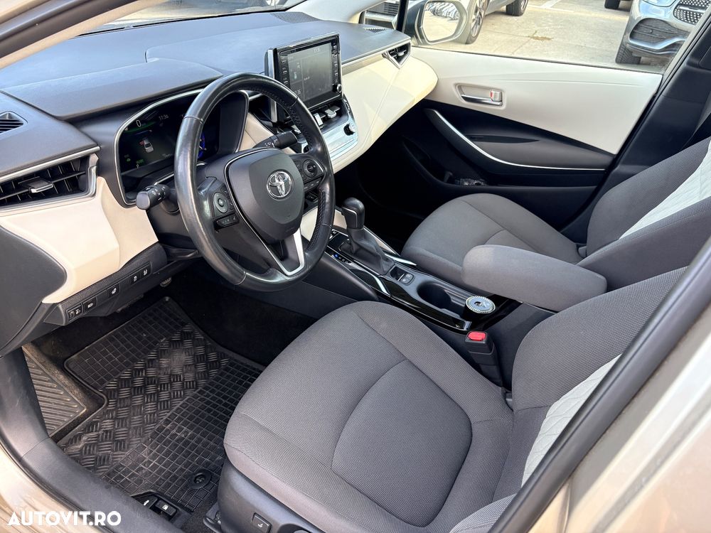 Toyota Corolla 1.8 HEV Business - 13