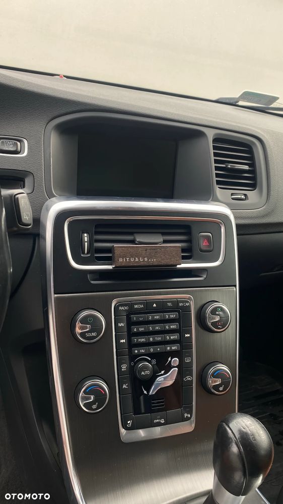 Volvo V60 T4 Summum - 31