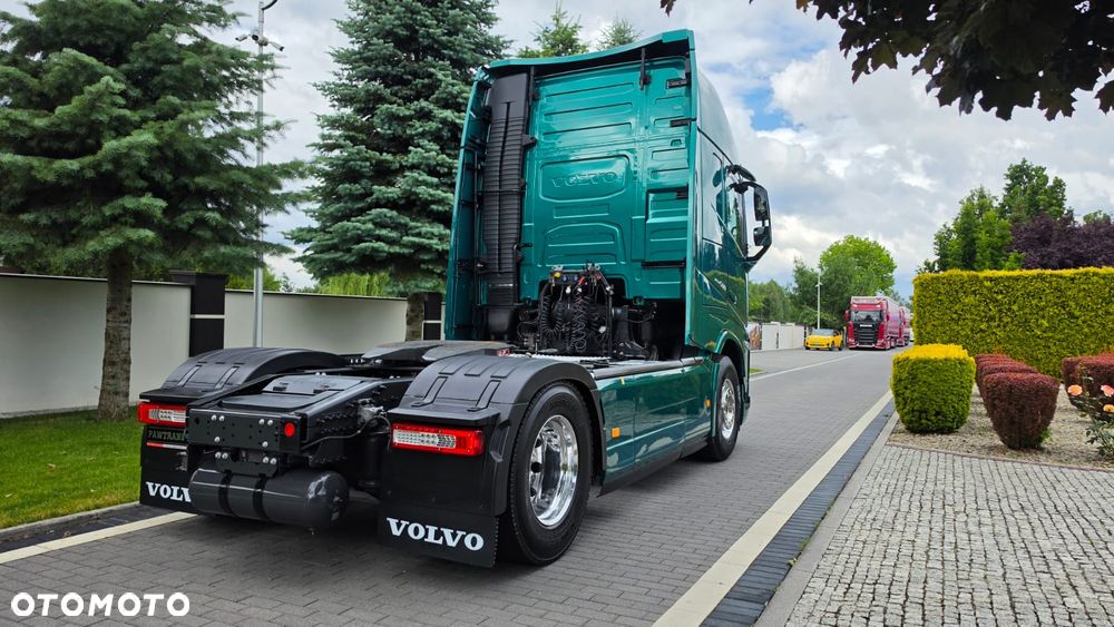 Volvo ///FH500///2023///GLOBETROTTER/// XXL///HYDRAULIKA///FULL LED///VIRTUAL COCPIT///ALUFELGI///KLIMATYZACJA POSTOJOWA///NAWIGACJA///TV///WAGA/// KAMERA///STAN BARDZO DOBRY - 6