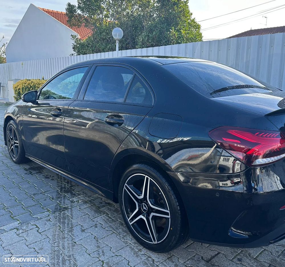 Mercedes-Benz A 250 Limousine e AMG Line - 2