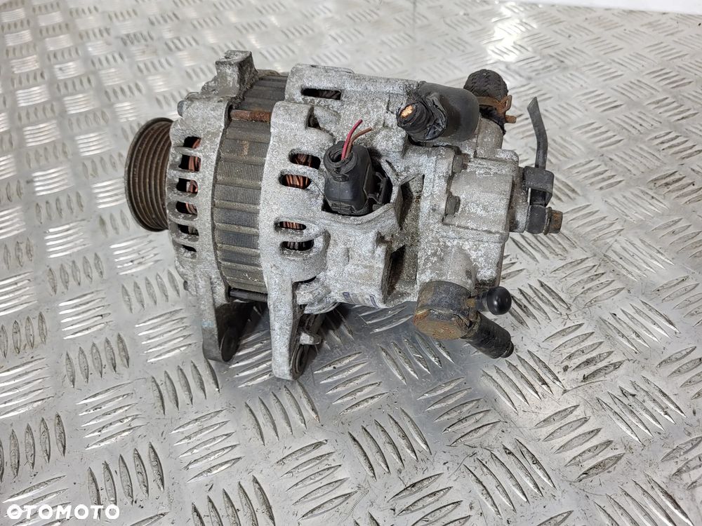 Kia Sorento I 2.5 Alternator Vacum - 2