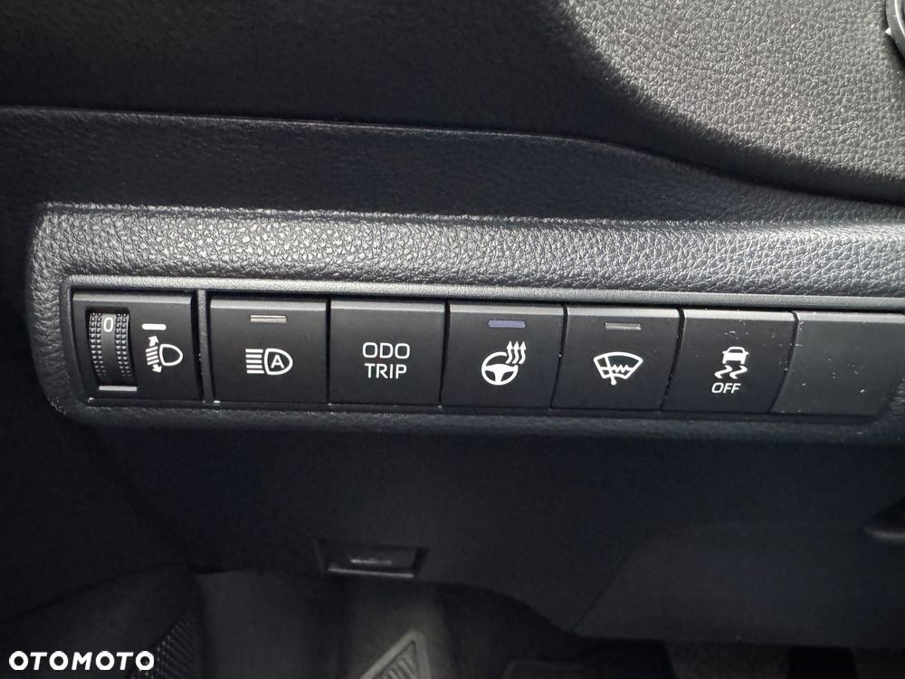 Toyota Corolla 1.8 Hybrid Comfort - 38