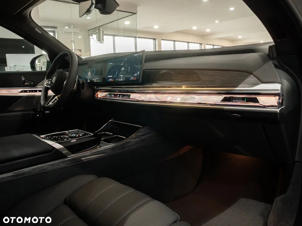 BMW Seria 7 - 11