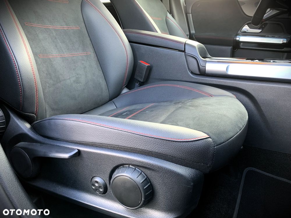 Mercedes-Benz GLB 200 7G-DCT - 12