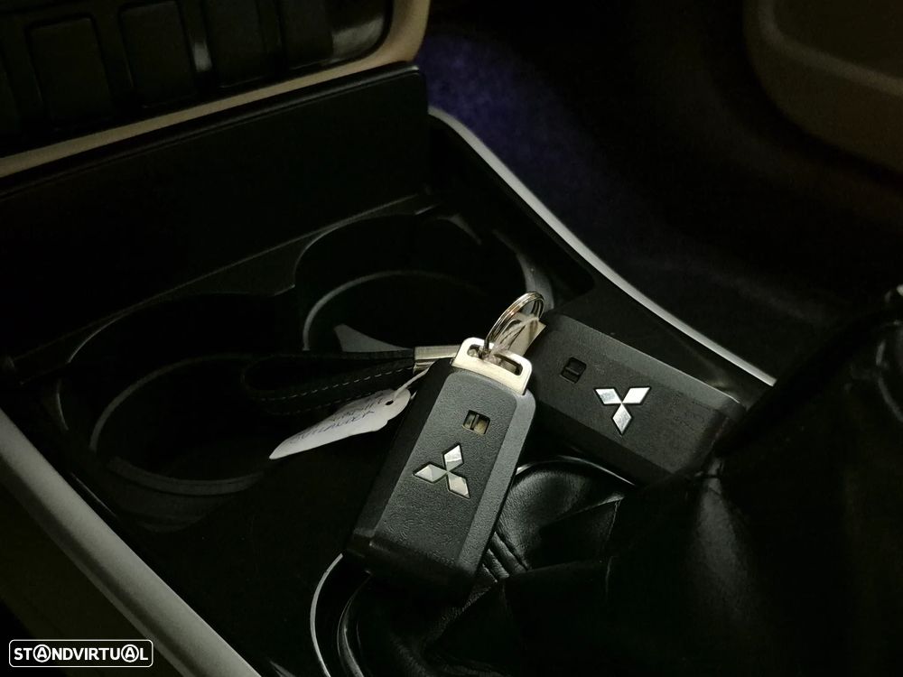 Mitsubishi Outlander 2.2 DI-D Instyle Navi - 20