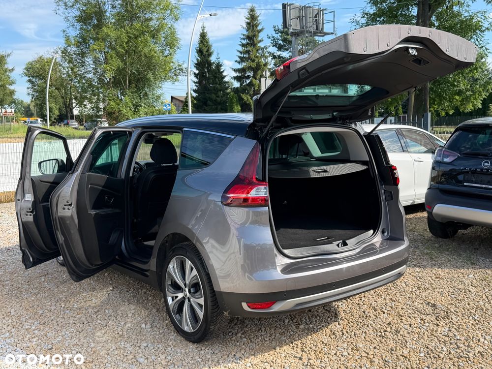 Renault Grand Scenic - 17