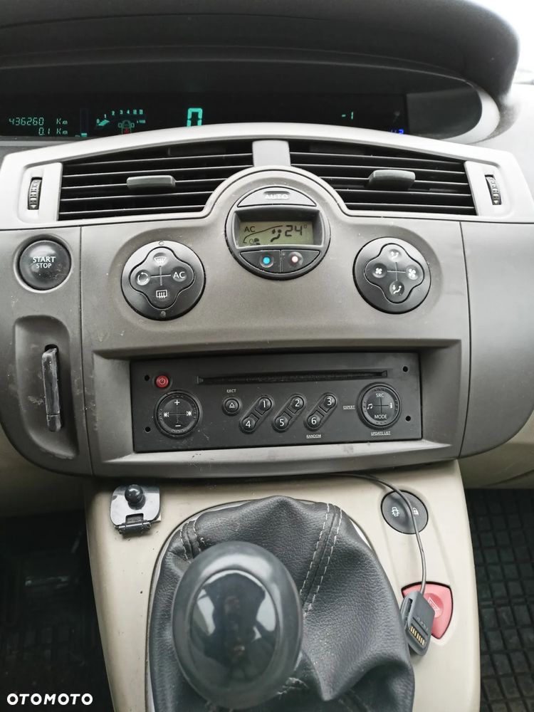 Renault Grand Scenic - 11