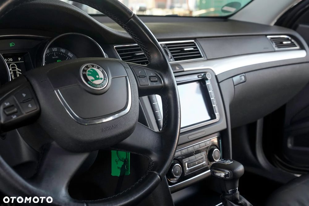 Skoda Superb 2.0 TDI DSG FAMILY - 34