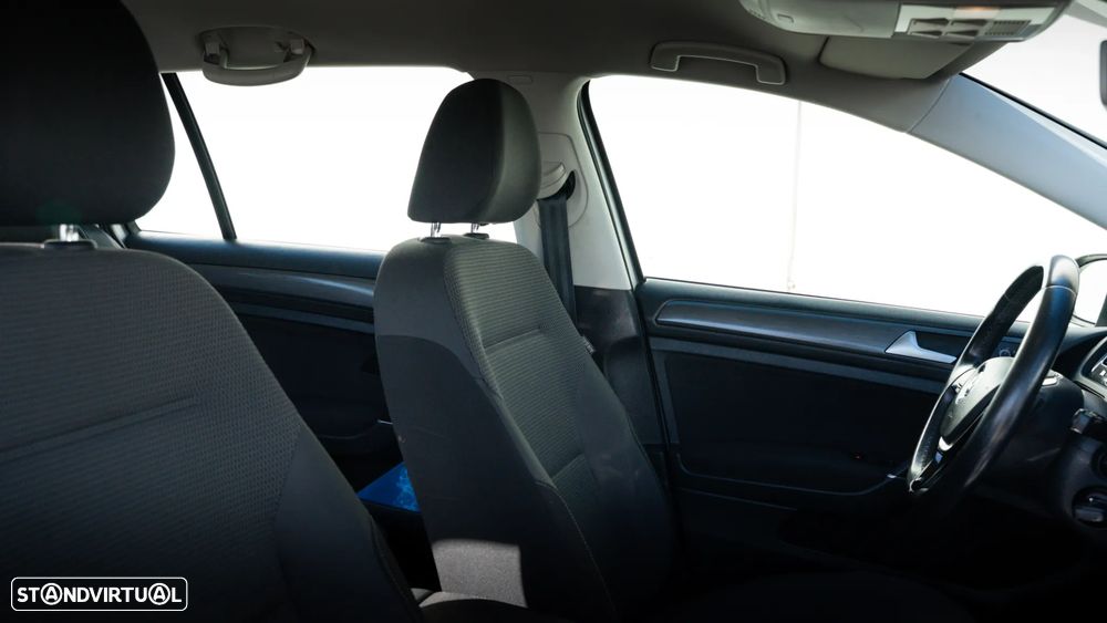 VW Golf Variant 1.6 TDi Confortline - 33