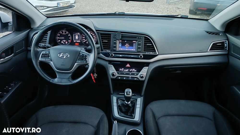 Hyundai Elantra 1.6 MPi Comfort - 19