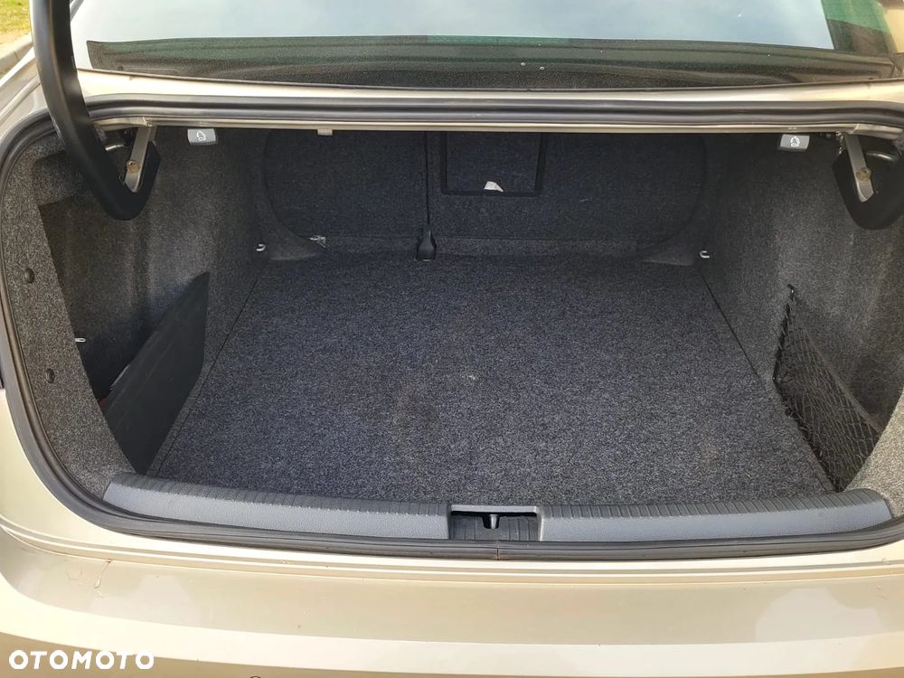 Volkswagen Jetta 2.0 TDI DPF BMT Highline - 10