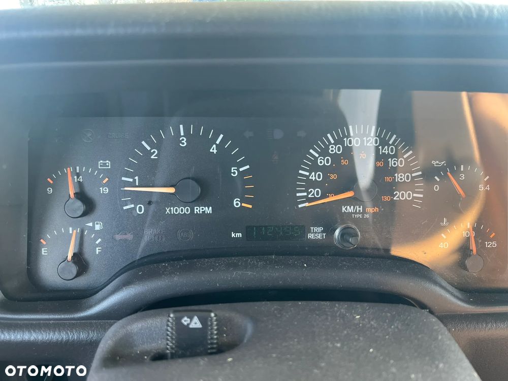 Jeep Cherokee - 8