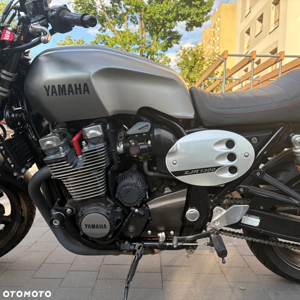 Yamaha XJR - 13