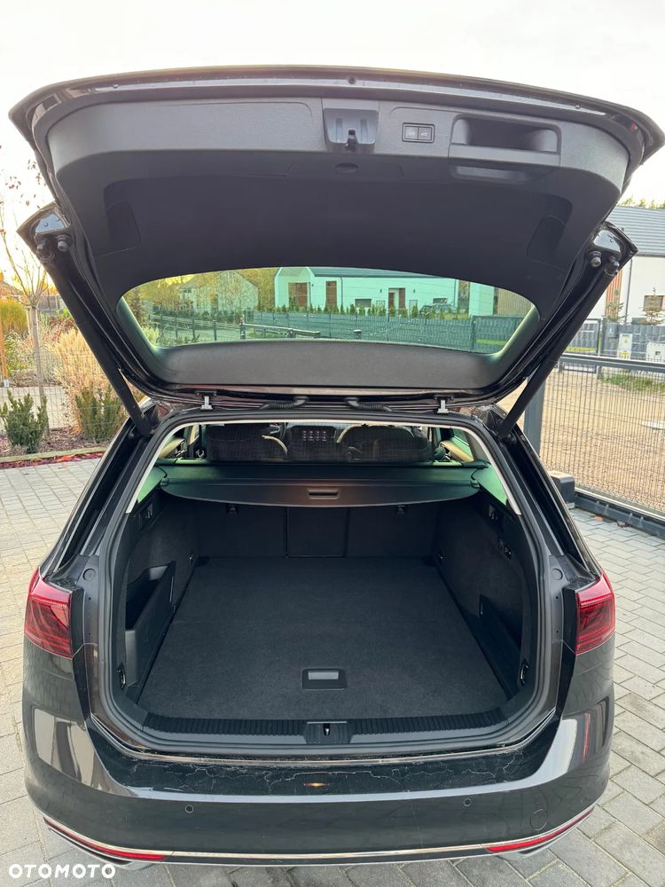 Volkswagen Passat - 33