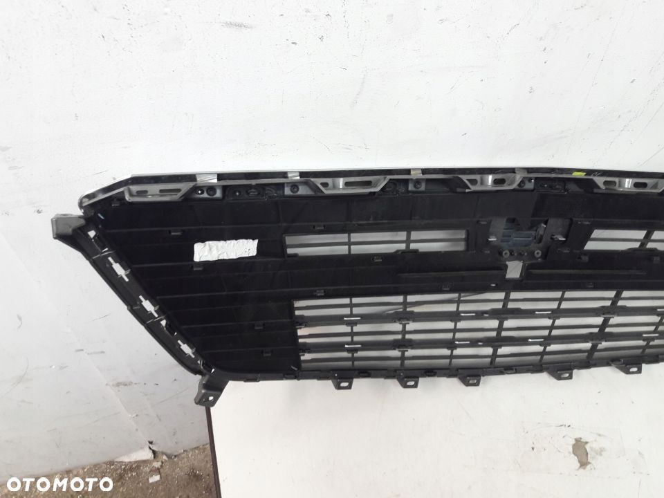 Cadillac XT5 Platinum grill atrapa znaczek chrom - 3