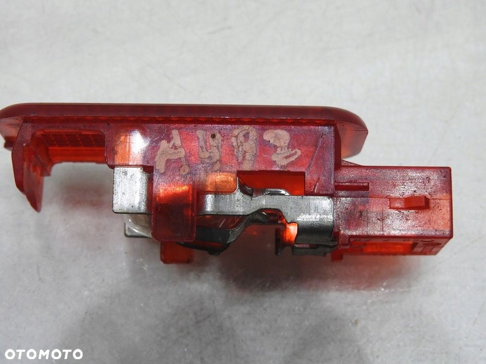 LAMPKA BOCZKA DRZWI AUDI A4 B7 - 7