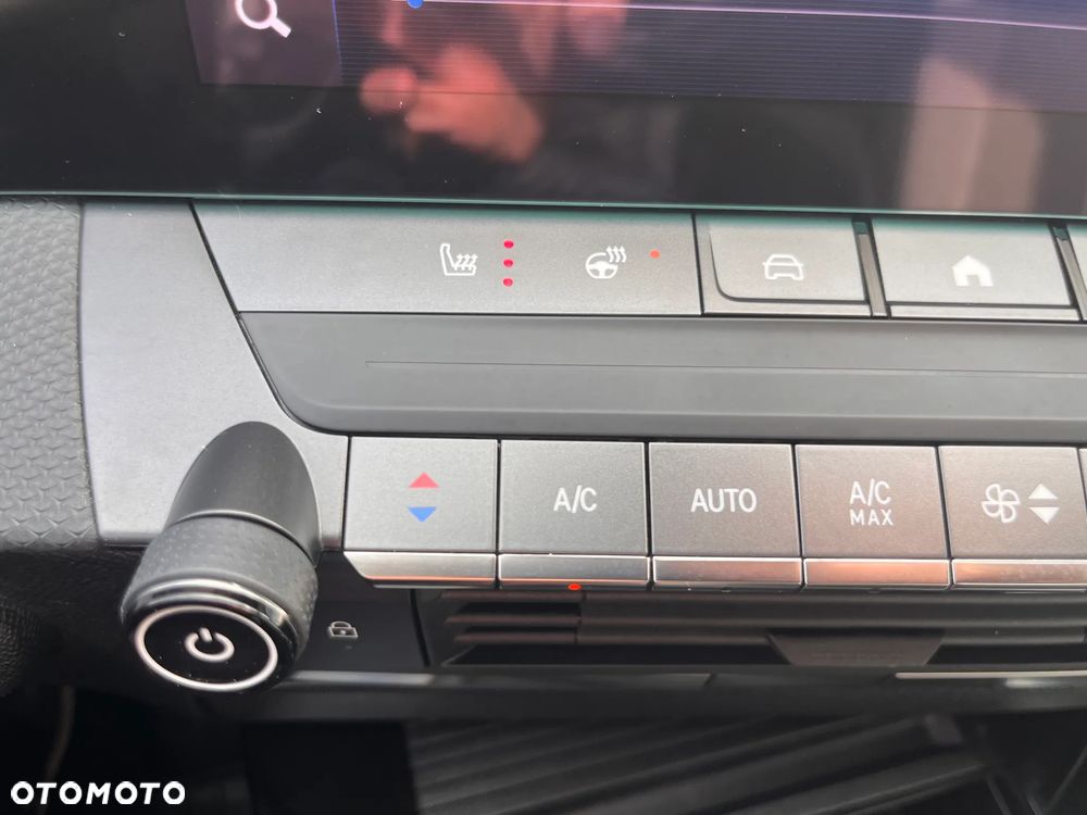 Opel Astra 1.2 T Elegance S&S - 17