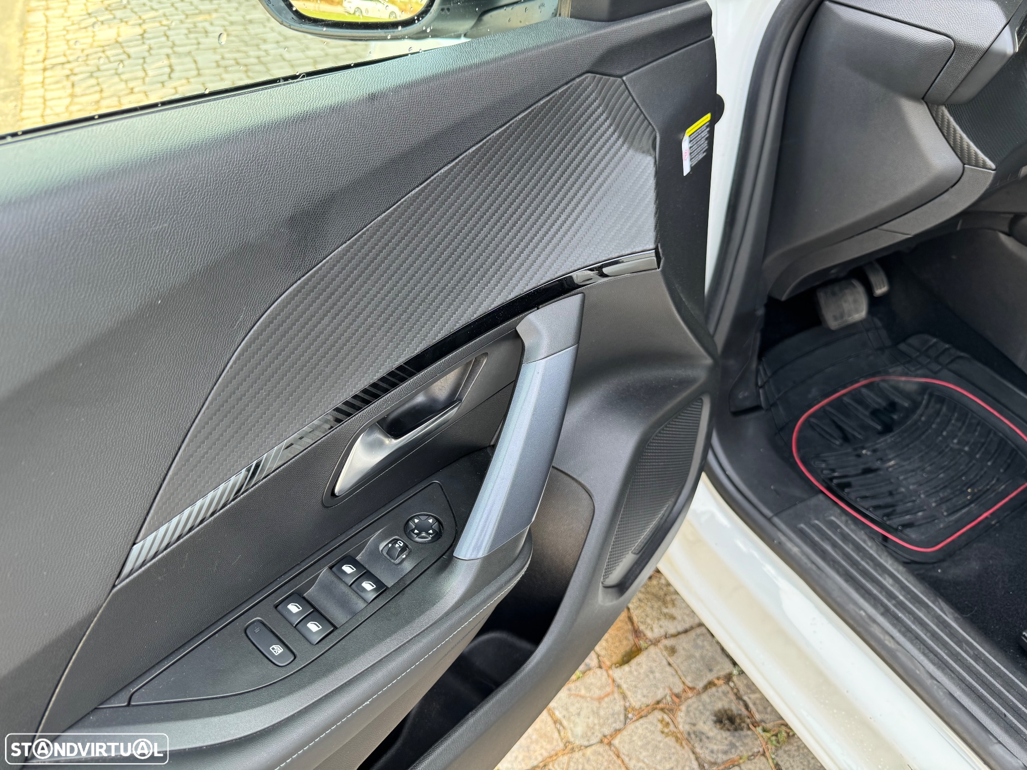 Peugeot e-2008 50 kWh Active Pack - 27