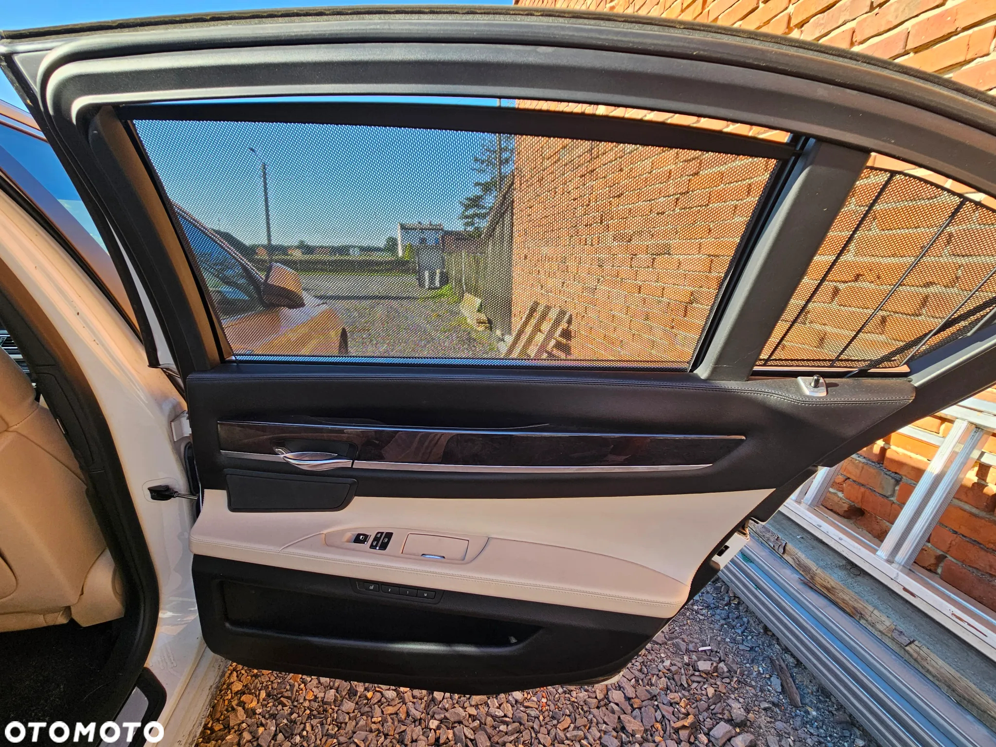 BMW Seria 7 750Li - 28