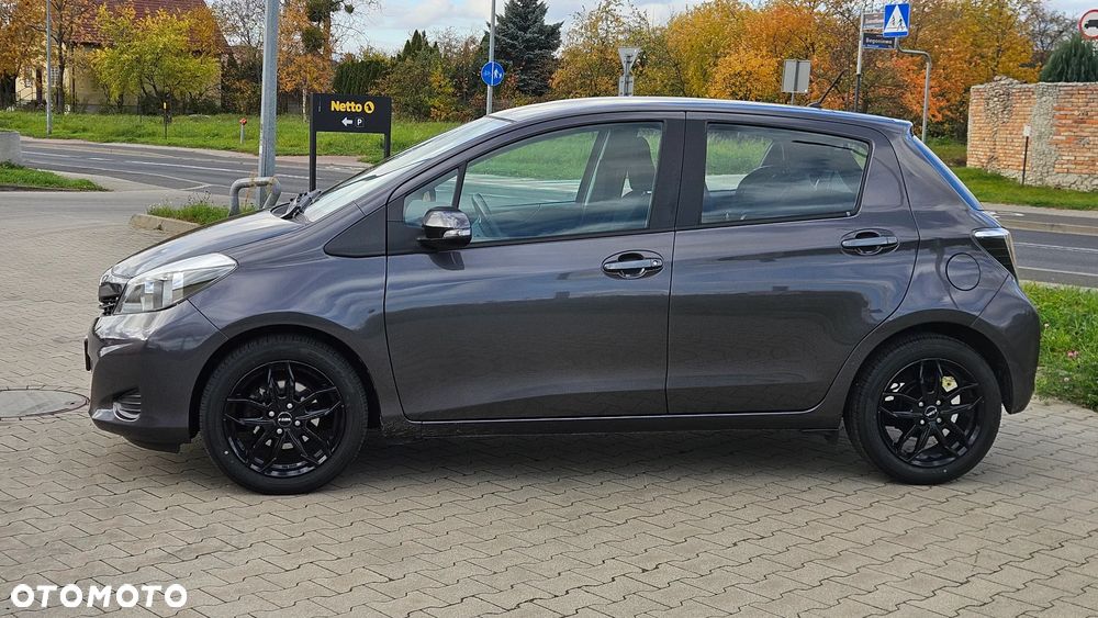 Toyota Yaris 2014 photo 3