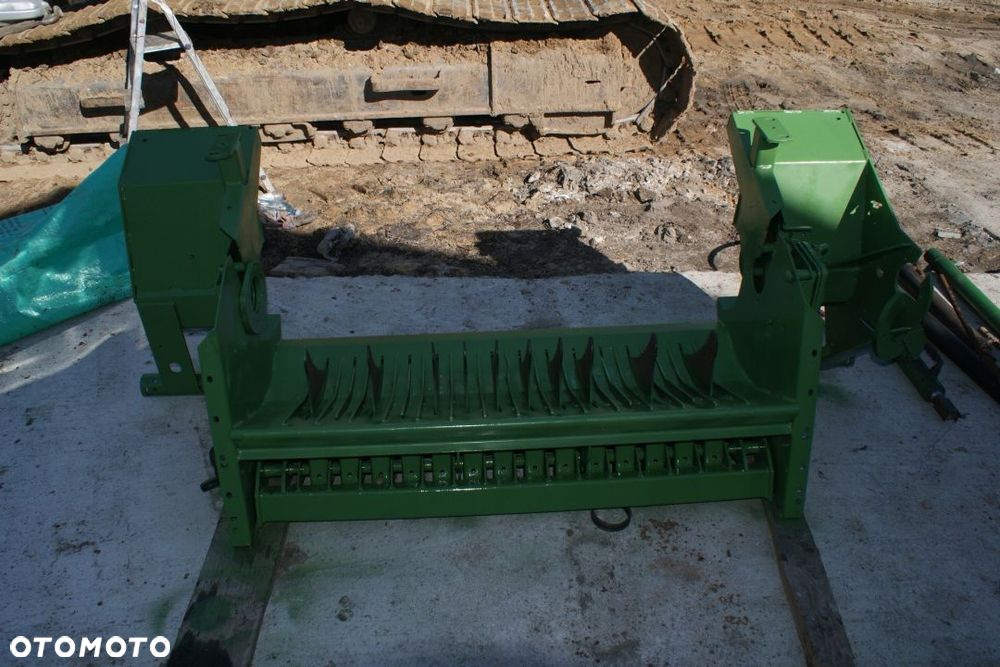 PODŁOGA PRASY RAMA PODBIERACZA 592 JOHN DEERE 08R - 1