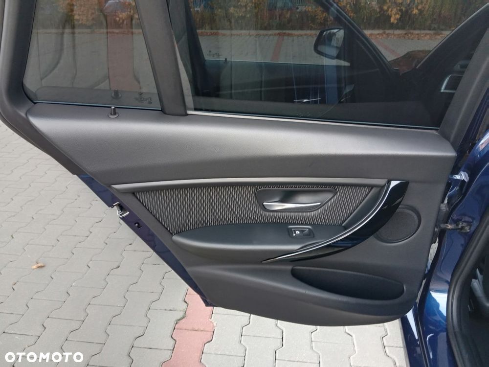 BMW Seria 3 - 25