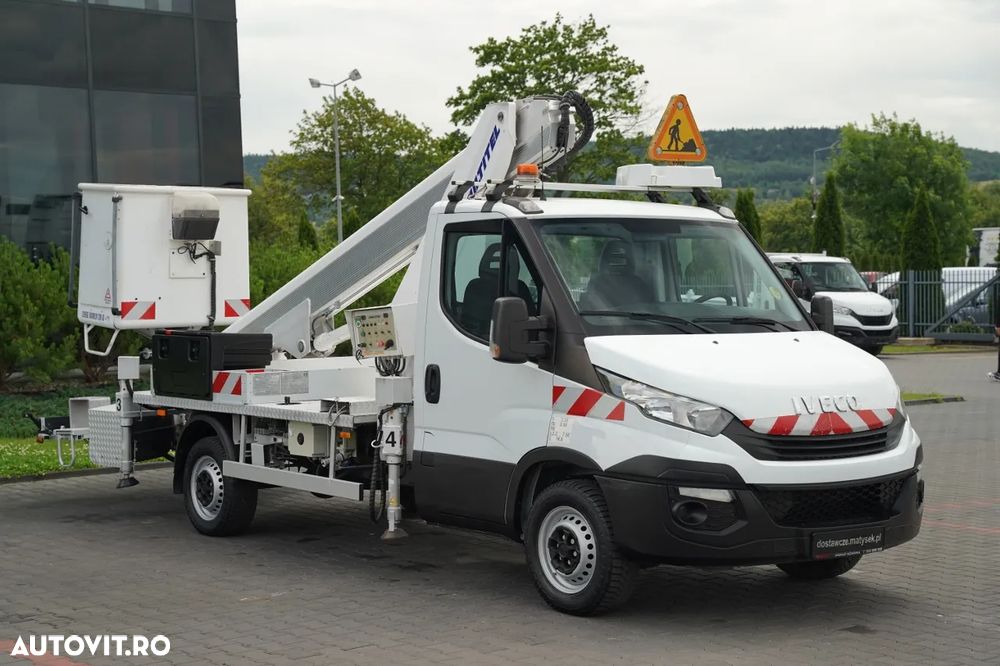 Iveco DAILY 35-120 / Platformă de lucru aeriană / MULTITEL MT 182 / 4 stabilizatoare / MANUALĂ / 2017 - 8
