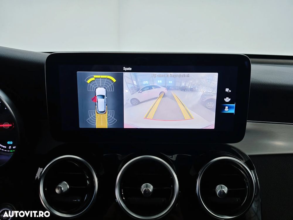 Mercedes-Benz GLC 300 e 4MATIC - 12