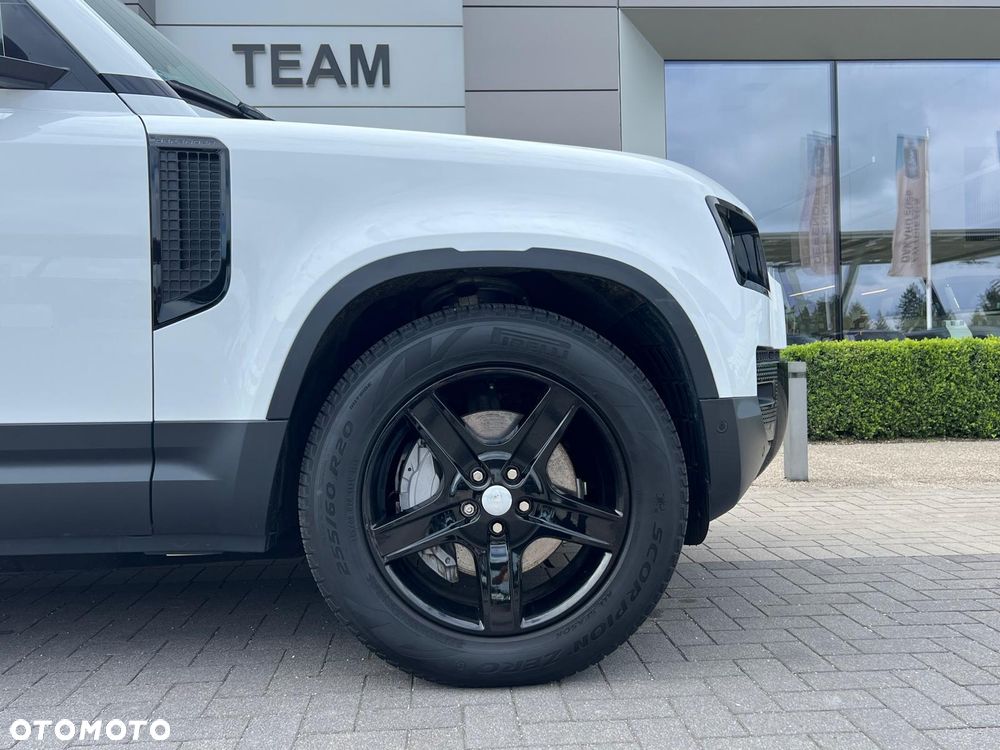 Land Rover Defender 3.0 P400 mHEV SE - 4
