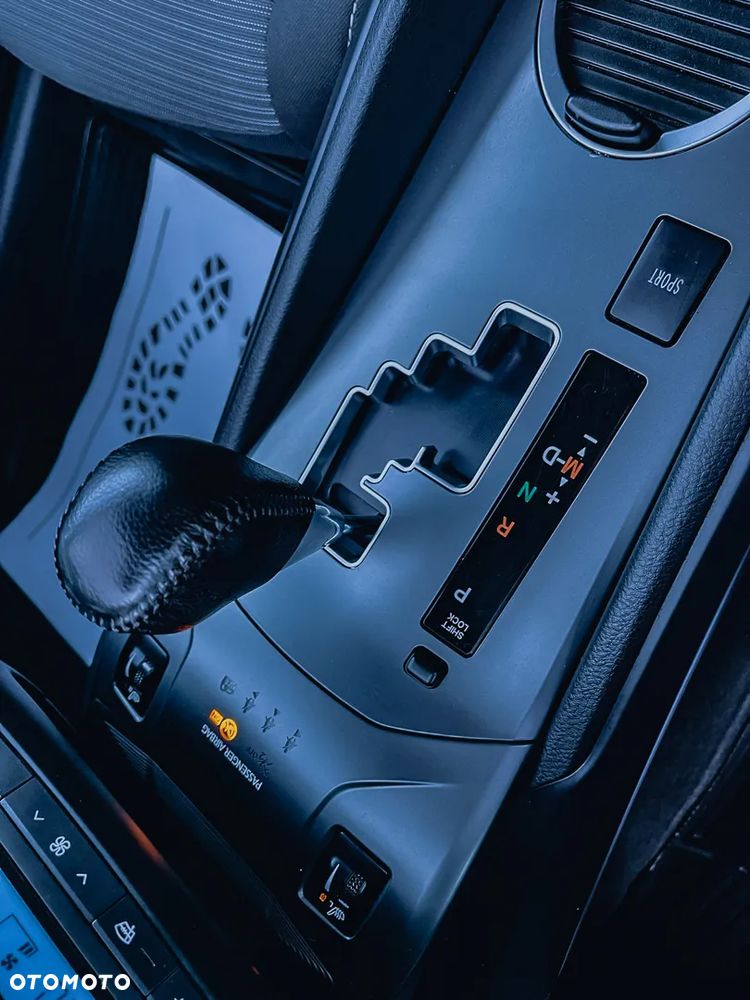 Toyota Avensis 1.8 Premium MS - 34