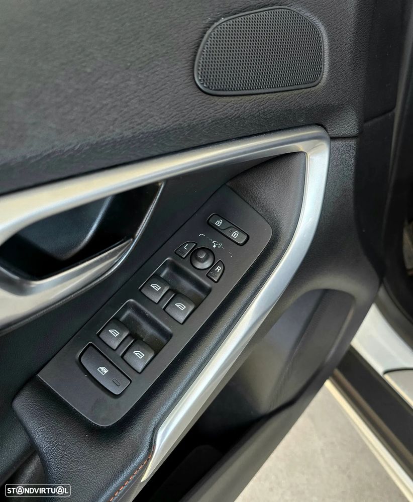 Volvo V40 Cross Country 1.6 D2 Volvo Ocean Race - 7