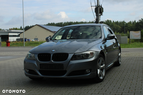 BMW Seria 3 318i Edition Exclusive