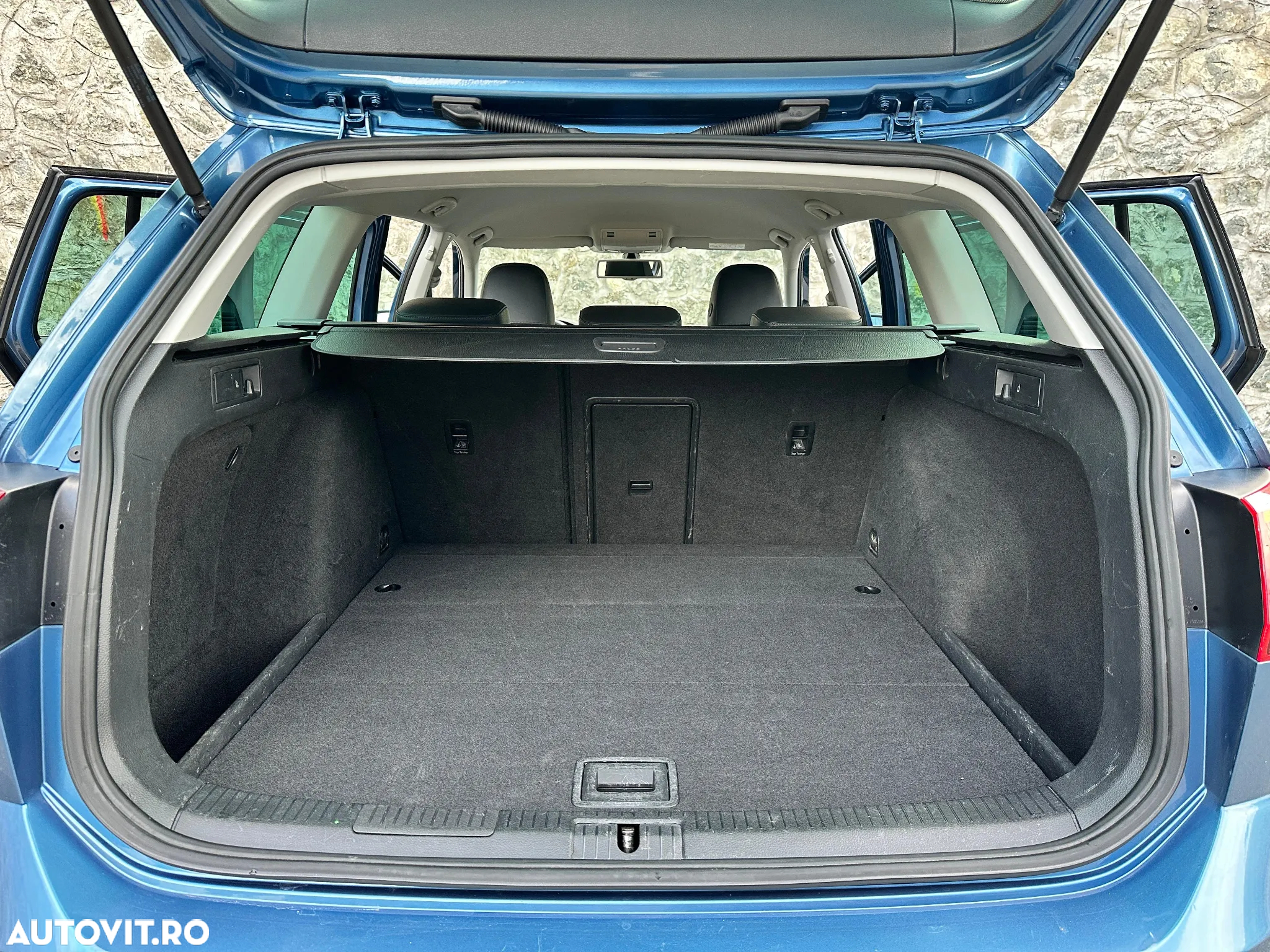 Volkswagen Golf 2.0 BlueTDI Highline - 19