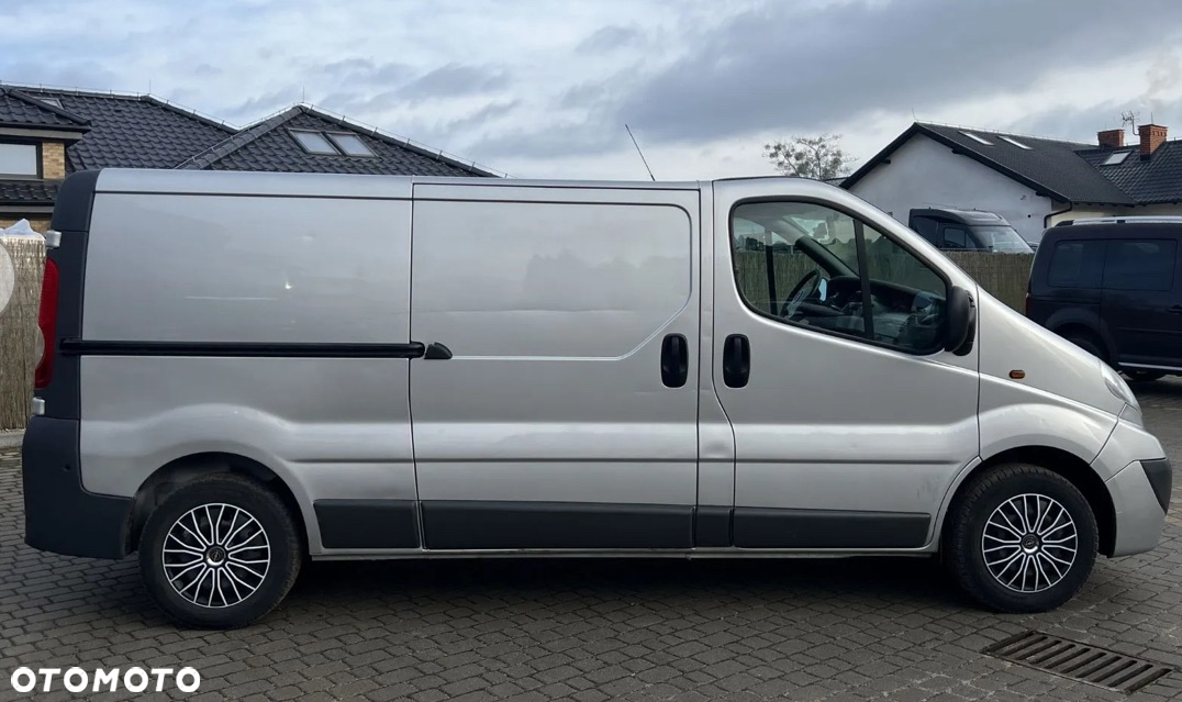 Opel Vivaro Blaszak - 4
