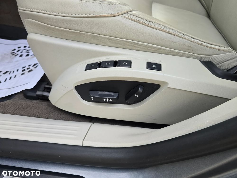 Volvo V40 Cross Country D2 Geartronic Summum - 8