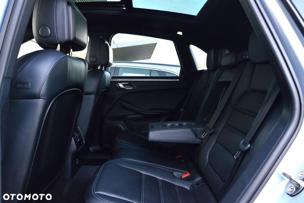 Porsche Macan Standard - 18