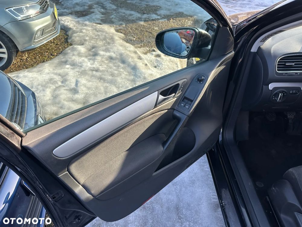 Volkswagen Golf 1.6 TDI DPF BlueMotion - 15