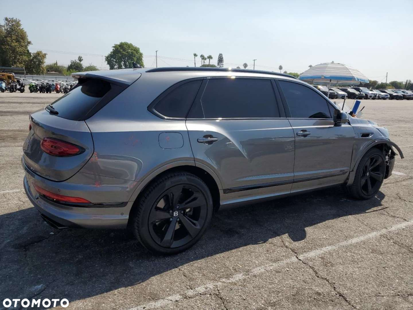 Bentley Bentayga - 10