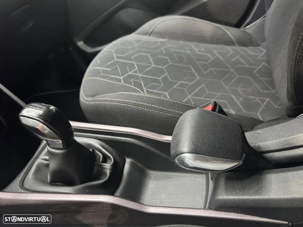 Peugeot 2008 1.2 PureTech Allure - 12