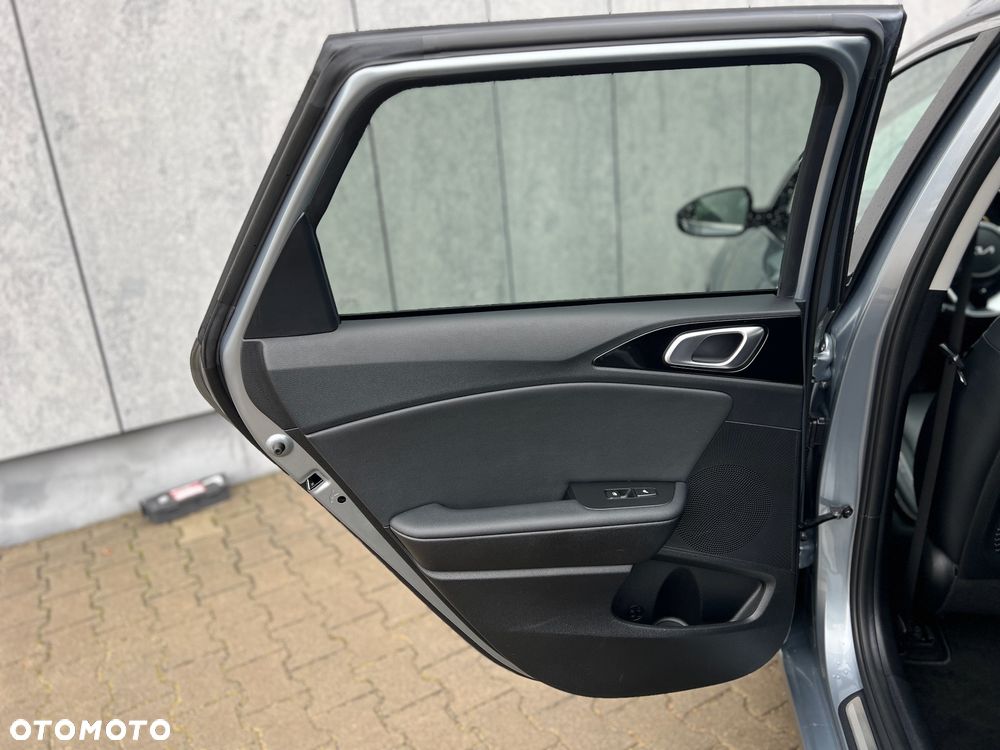 Kia Ceed 1.6 GDI DCT OPF Platinum Edition - 38