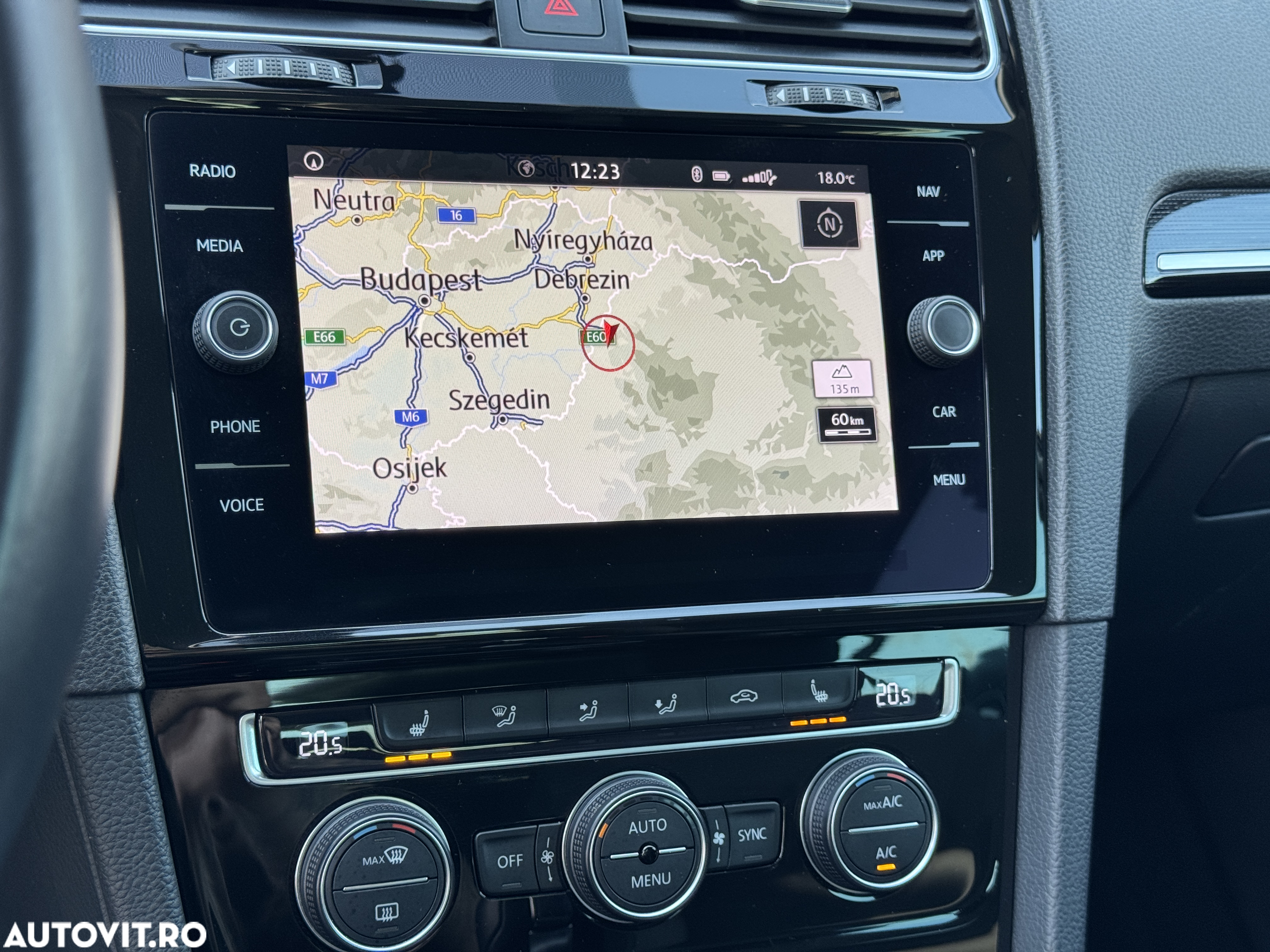 Volkswagen Golf 1.6 TDI DSG Highline - 27