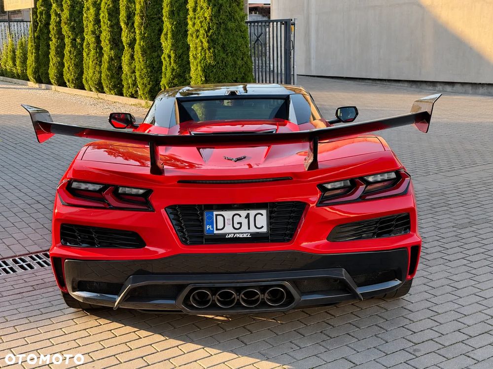 Chevrolet Corvette - 4