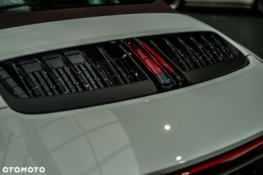Porsche 911 Carrera S - 12