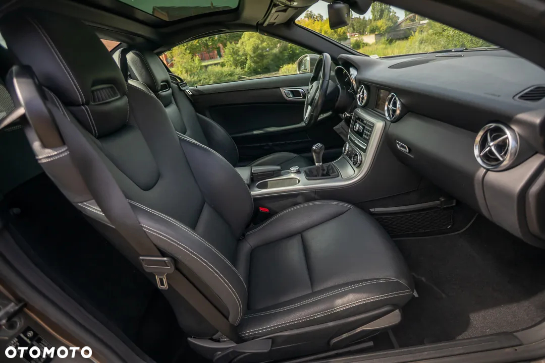 Mercedes-Benz SLK 200 (BlueEFFICIENCY) - 22