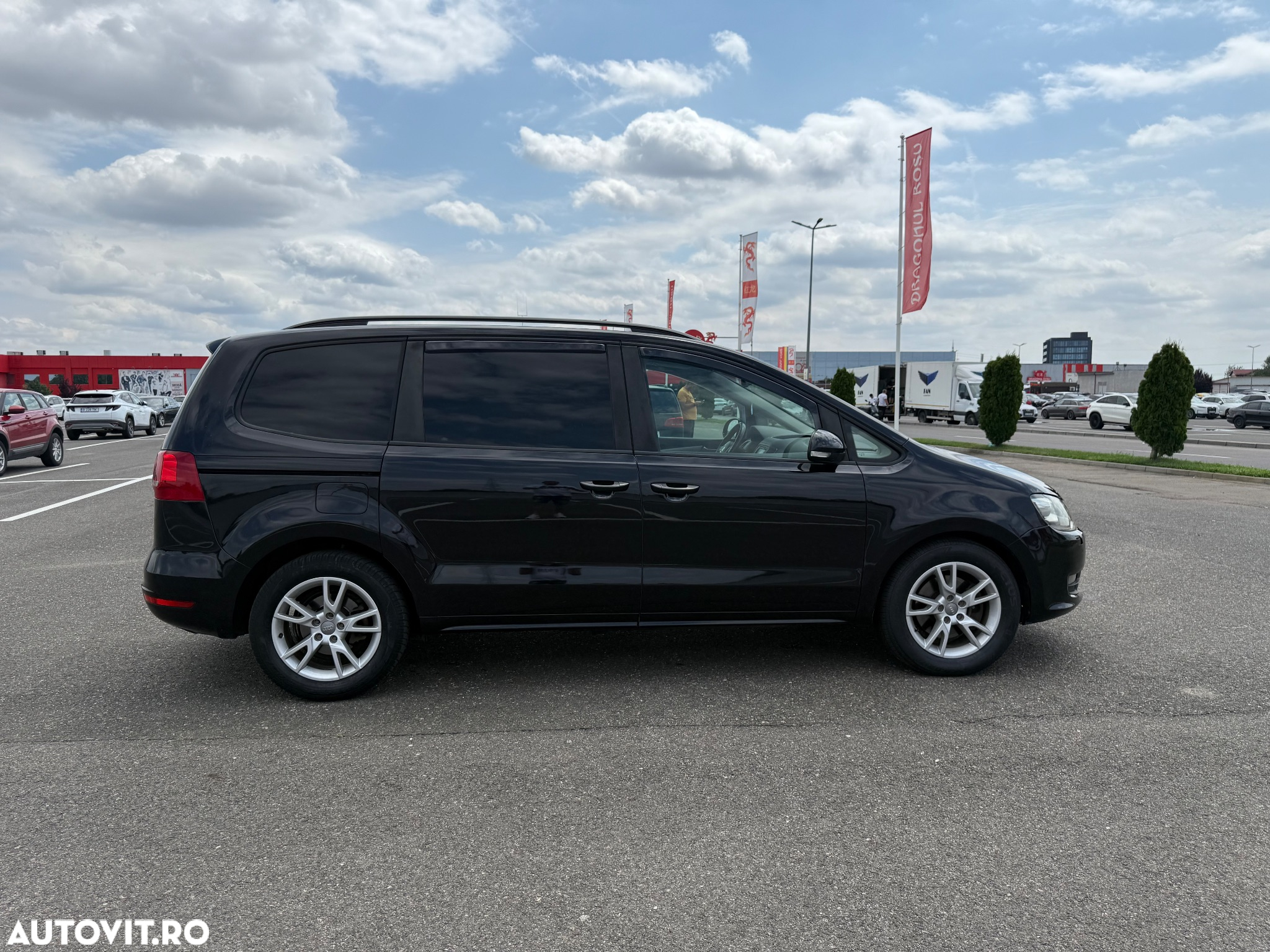 Volkswagen Sharan 2.0 TDI DSG BlueMotion Technology Comfortline - 14