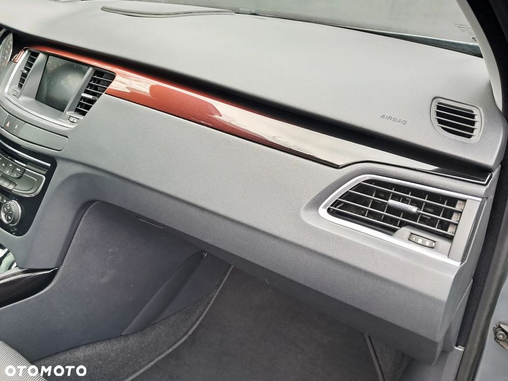 Peugeot 508 RXH Hybrid4 - 12